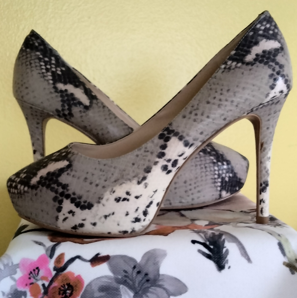 Nine West "JULIETTE"  Snake-Print Platform Pumps/Handbag  Brown, Taupe and Cream
